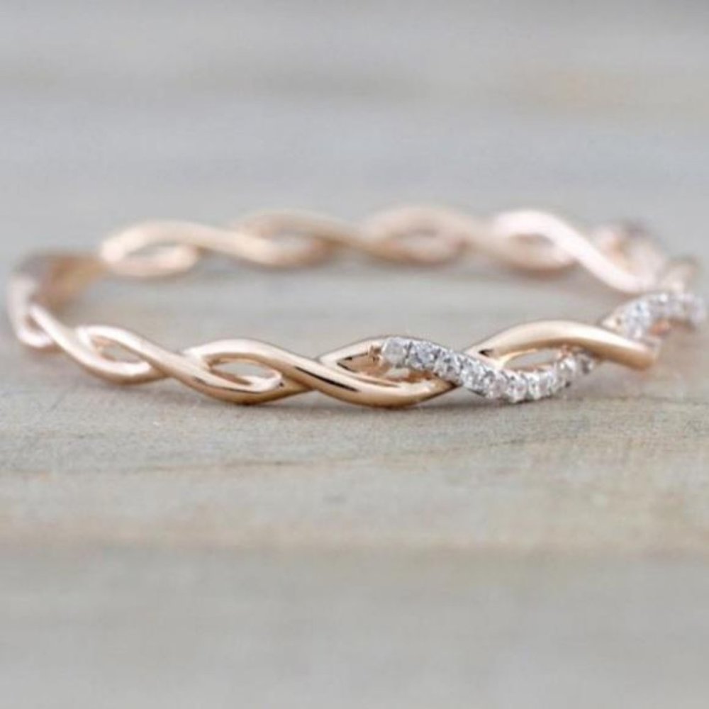 NEW 18K ROSE GOLD DIAMOND ETERNITY RING, CUTE RING, SHINY RING. - Picture 4 of 5